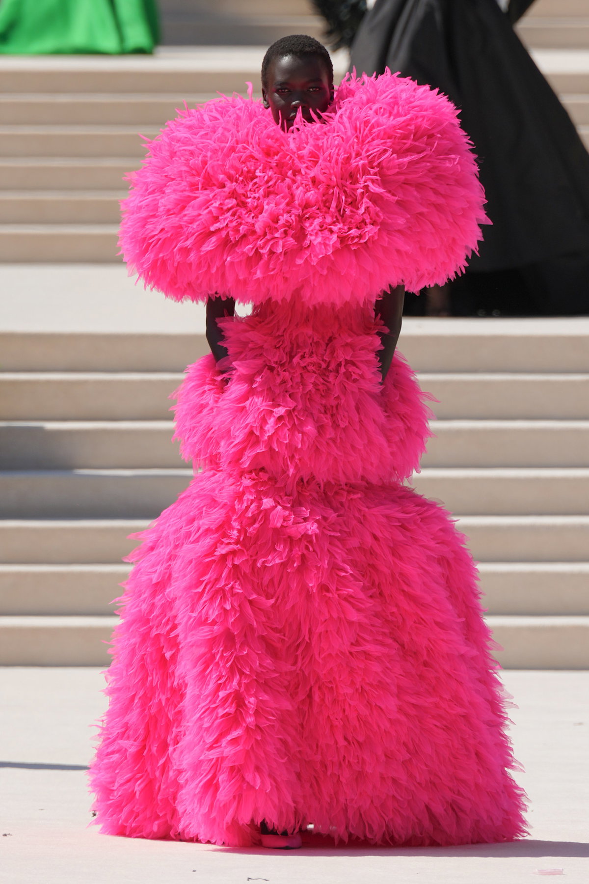 Balenciaga liefert die genialste Farbexplosion für Fashion Girls