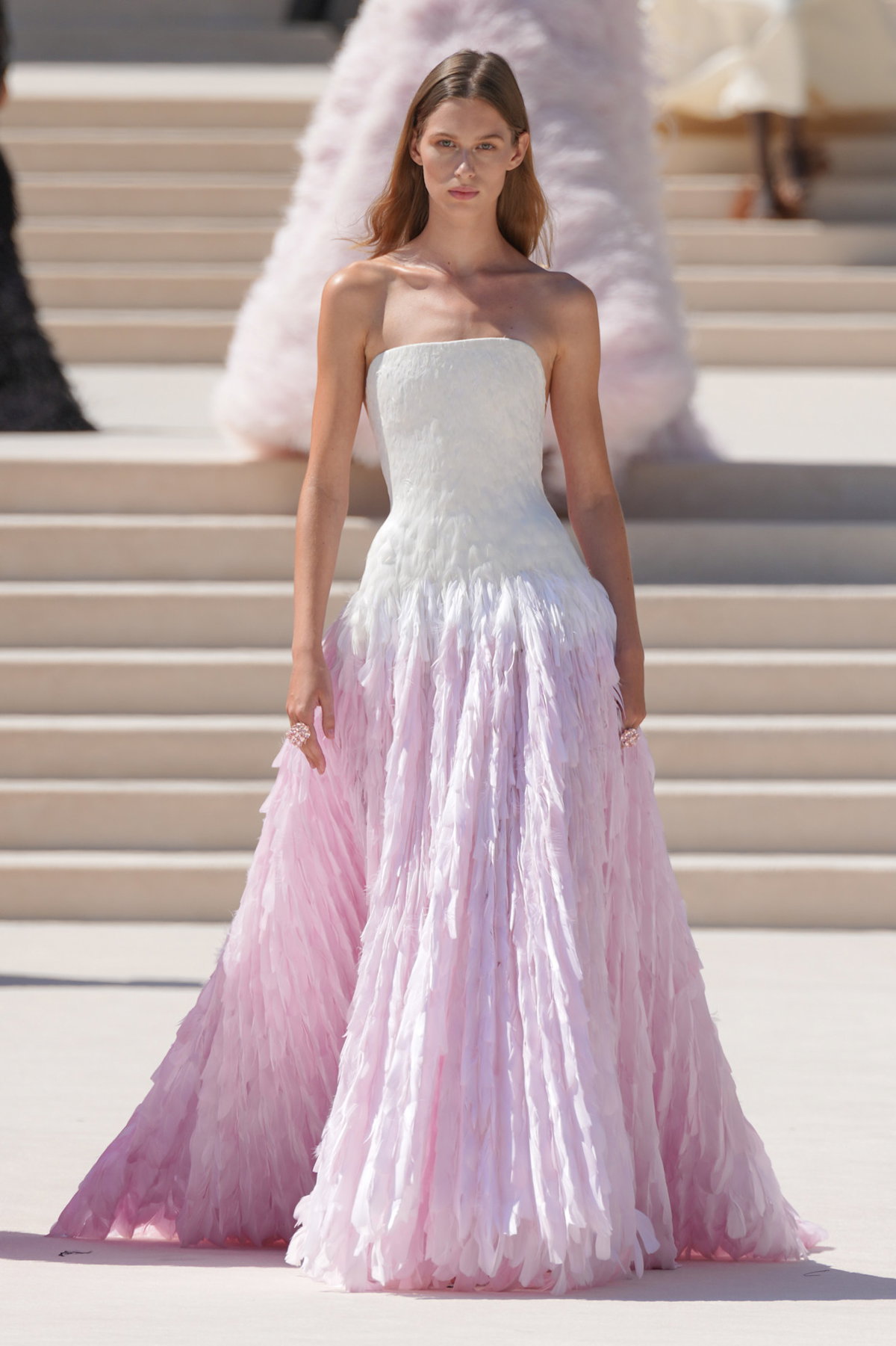Balenciaga liefert die genialste Farbexplosion für Fashion Girls