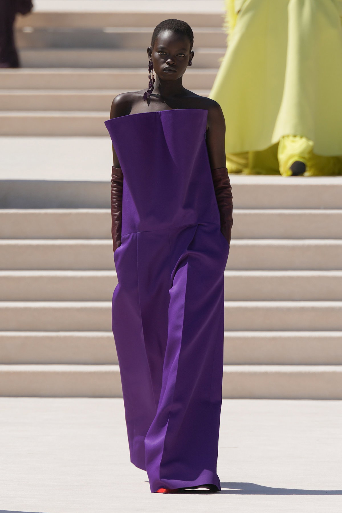 Balenciaga liefert die genialste Farbexplosion für Fashion Girls