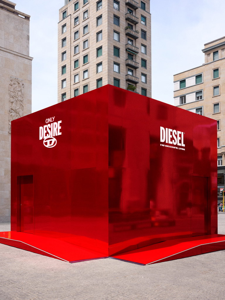 Diesel Pop-Up Display