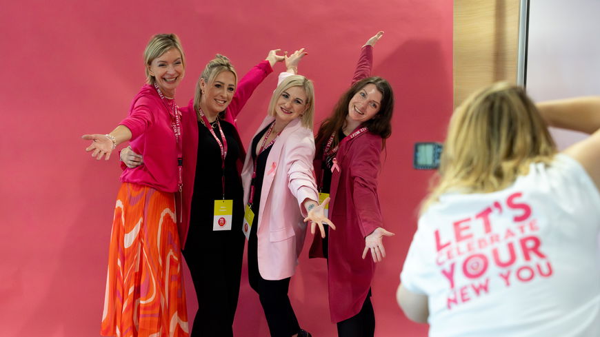 PINK STYLE TOUR 2026: Wenn Frauen mit und nach Brustkrebs wieder sich selbst in den Mittelpunkt stellen – jetzt bewerben!
