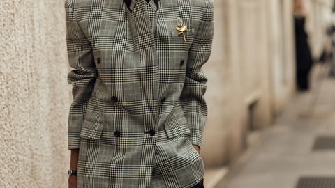Statt Schmuck: Modeprofis lieben im Herbst 2026 dieses eine Accessoire