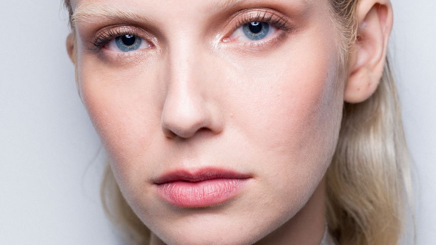 Wie ein Weichzeichner: Dieses ultra-sanfte BHA-Peeling verfeinert große Poren sichtbar