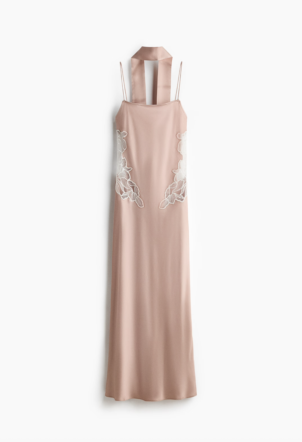 Satinkleid mit Spitze und Schal von H&M: Ein langes, taillenbetontes Kleid aus diagonal zugeschnittenem Viskosesatin mit seitlichen Spitzeneinsätzen und passendem Schal für verschiedene Styling-Optionen. Die gerade Ausschnittlinie, der freie Rücken und die hinten gebundenen Spaghettiträger machen es zum eleganten Allrounder für laue Sommerabende. Der verdeckte Reißverschluss sorgt für ein sauberes Finish. Ungefüttert, aber perfekt für alle, die auf der Suche nach einem bezahlbaren Statement-Dress sind.