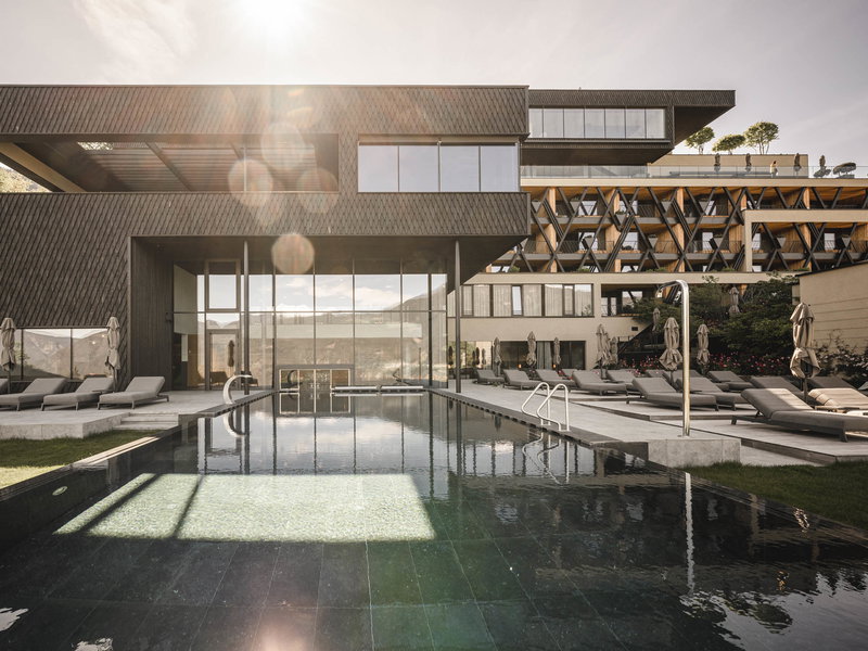 Herbst-Urlaub 2026: Aus diesen 3 Wellness-Hotels in den Bergen wollen ...