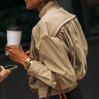 Wildleder is back! Eine Liebeskind-Tasche ist im Herbst 2026 Trend