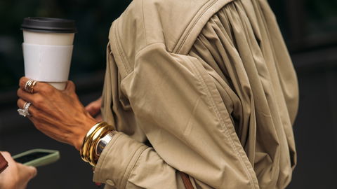 Wildleder is back! Eine Liebeskind-Tasche ist im Herbst 2026 Trend