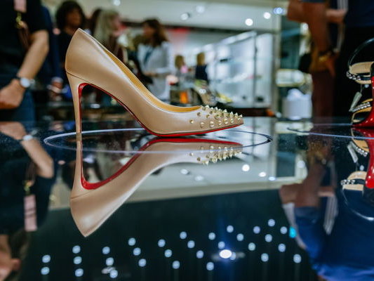GRAZIA-Breuninger-Shoe-Night
