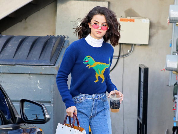 Selena-Gomez-Kurt-Geiger-Pumps-Street-Style