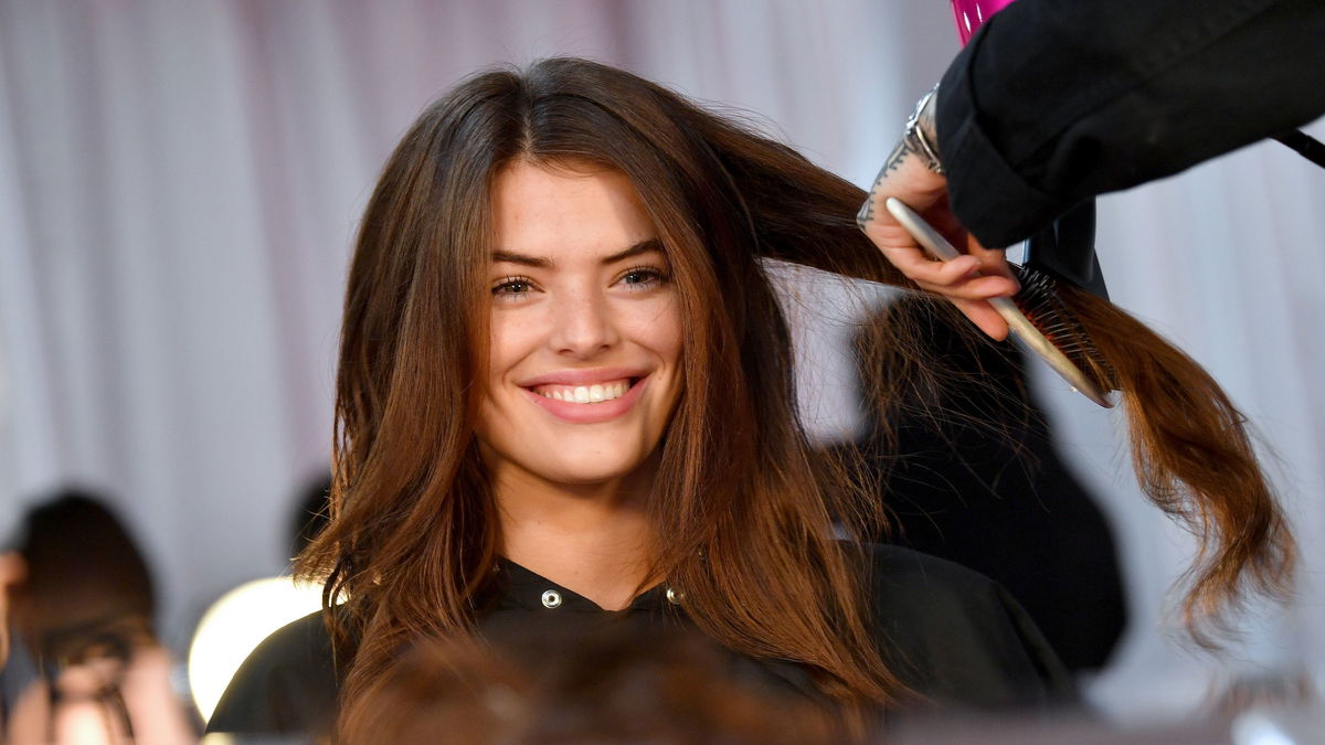 Haare in 5 Sekunden gestylt: Star-Stylist Kevin Jacotot verrät seinen Profi-Trick 