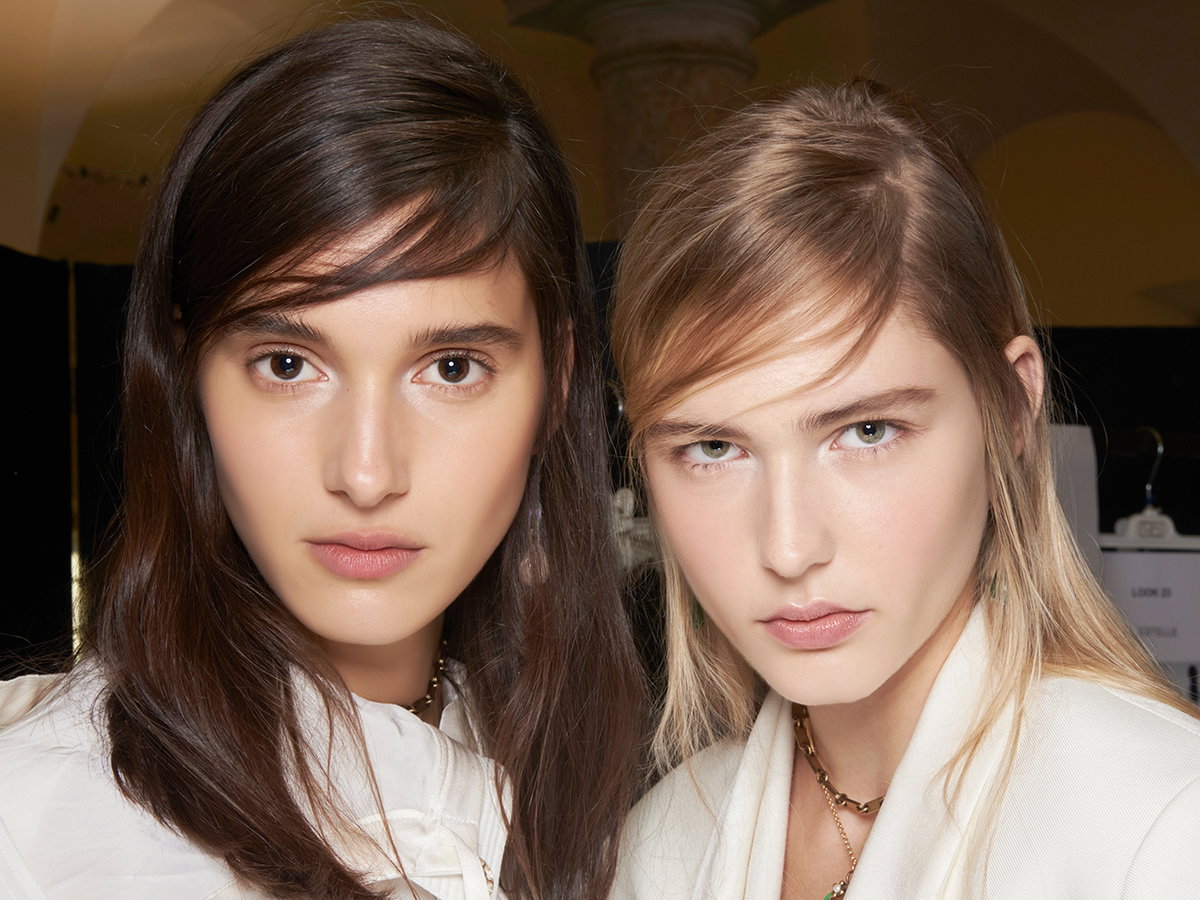 Zwei Models Backstage