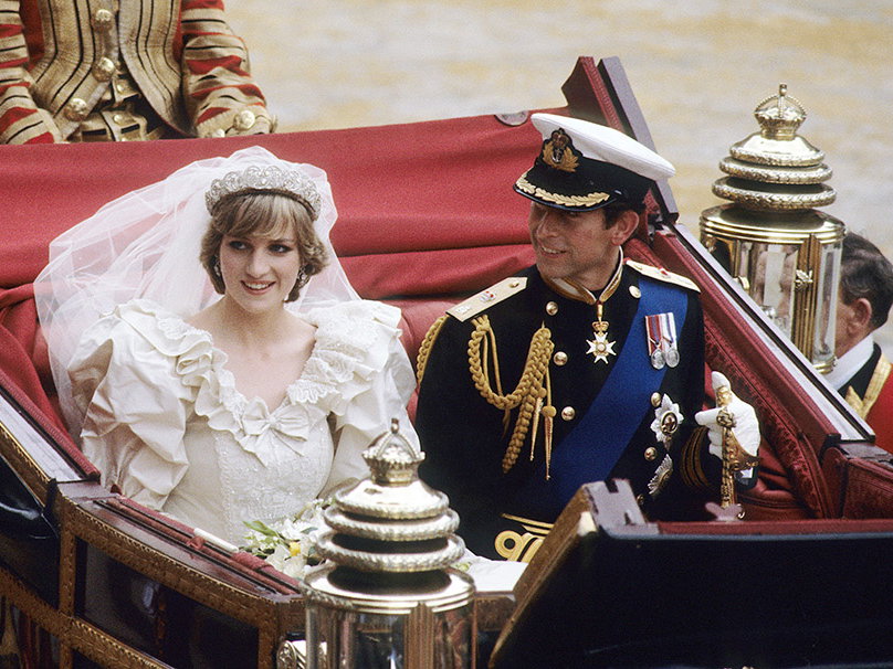 Prinzessin Diana und Prinz Charles in ihrer Hochzeitskutsche