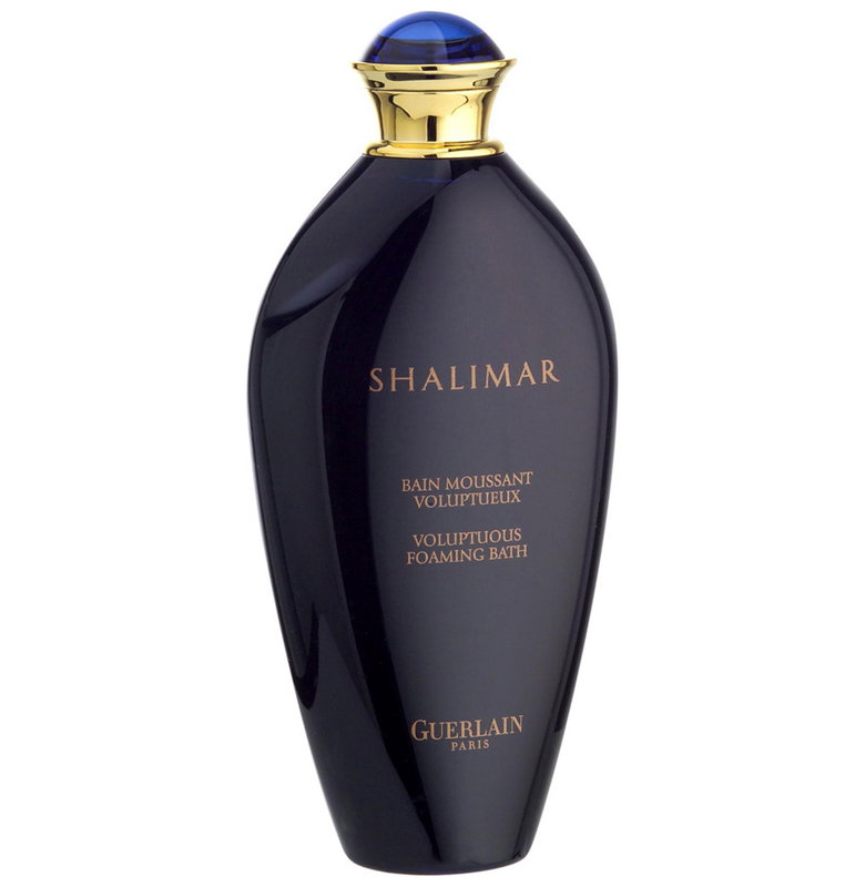Weiblich orientalisch: Shalimar Schaumbad von Guerlain über Douglas, ca. 42 €