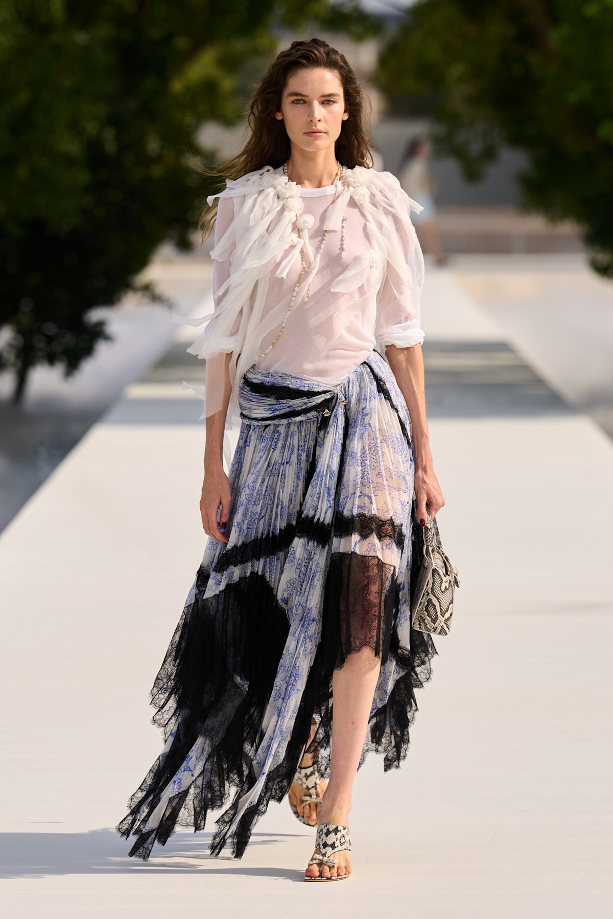 5 Mode-Trends, die im Frühjahr 2026 Romantik pur sind – laut Jonathan Anderson bei Dior