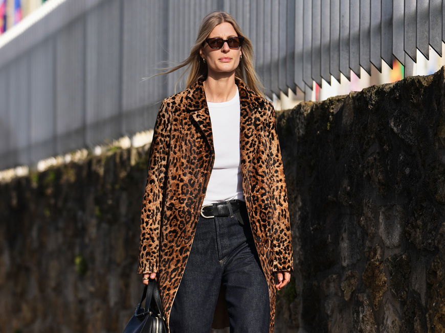 Nach dieser Modeformel stylen wir Jeans im Herbst 2026