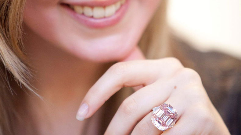 "Pink Panther": 25-karätiger rosa Diamant kommt unter den Hammer