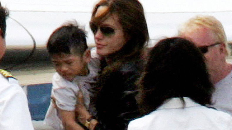 Ärger für Angelina Jolie: Leibliche Mutter will Pax sehen