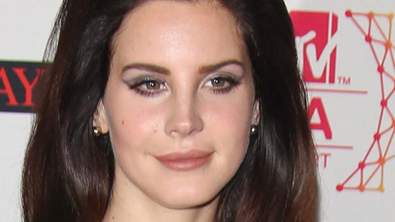 Lana Del Rey: Ist sie OP süchtig?