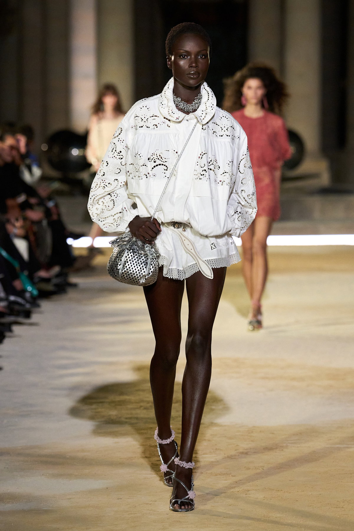 5 Mode-Trends von Isabel Marant, die wir nicht erst 2027 ausprobieren wollen