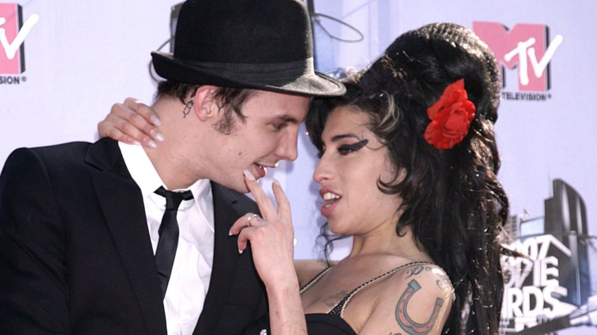 Blake Fielder-Civil veranstaltet Show an Amy Winehouse Grab