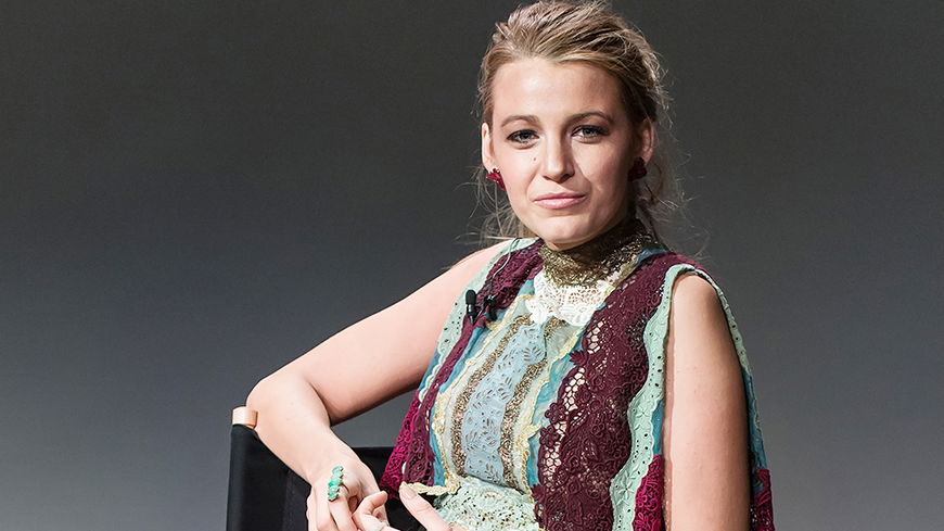 Sexy! Blake Lively postet oben ohne Bild von Ryan Reynolds