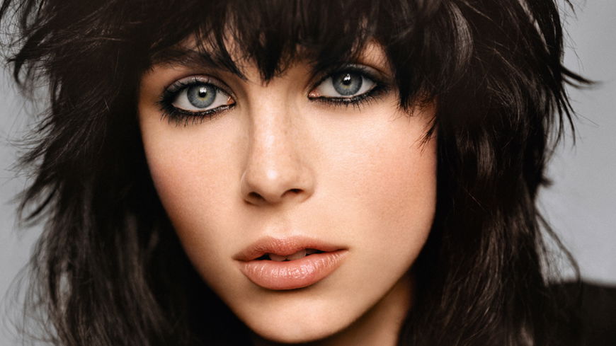 Edie Campbell ist das Gesicht für Yves Saint Laurent Black Opium