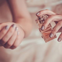 Parfum-Trends 2023: 3 orientalische Düfte, die nicht einmal 40 Euro kosten