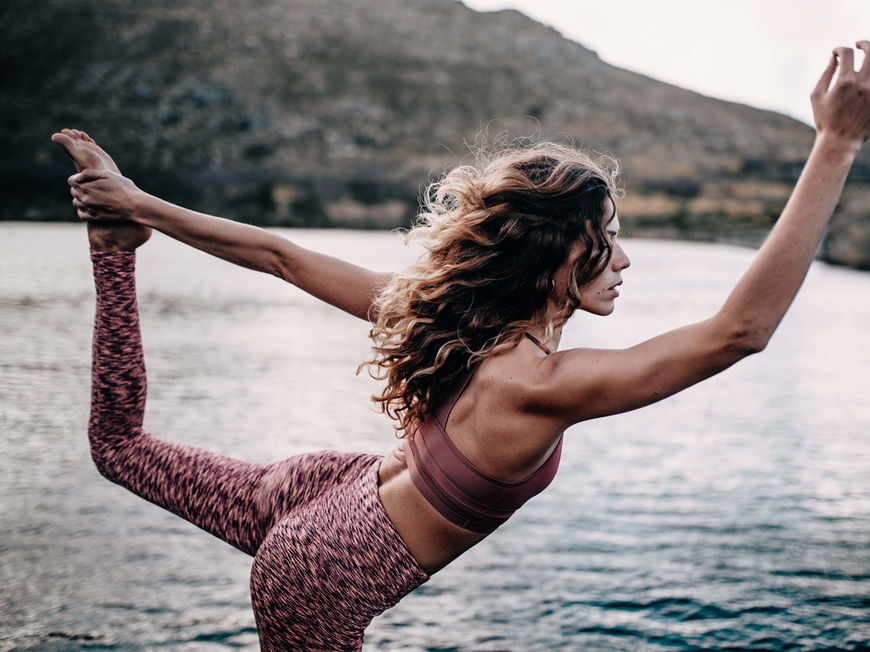 Winter-Wellness-Trend: Die besten Outdoor-Spots für deine Yoga-Routine