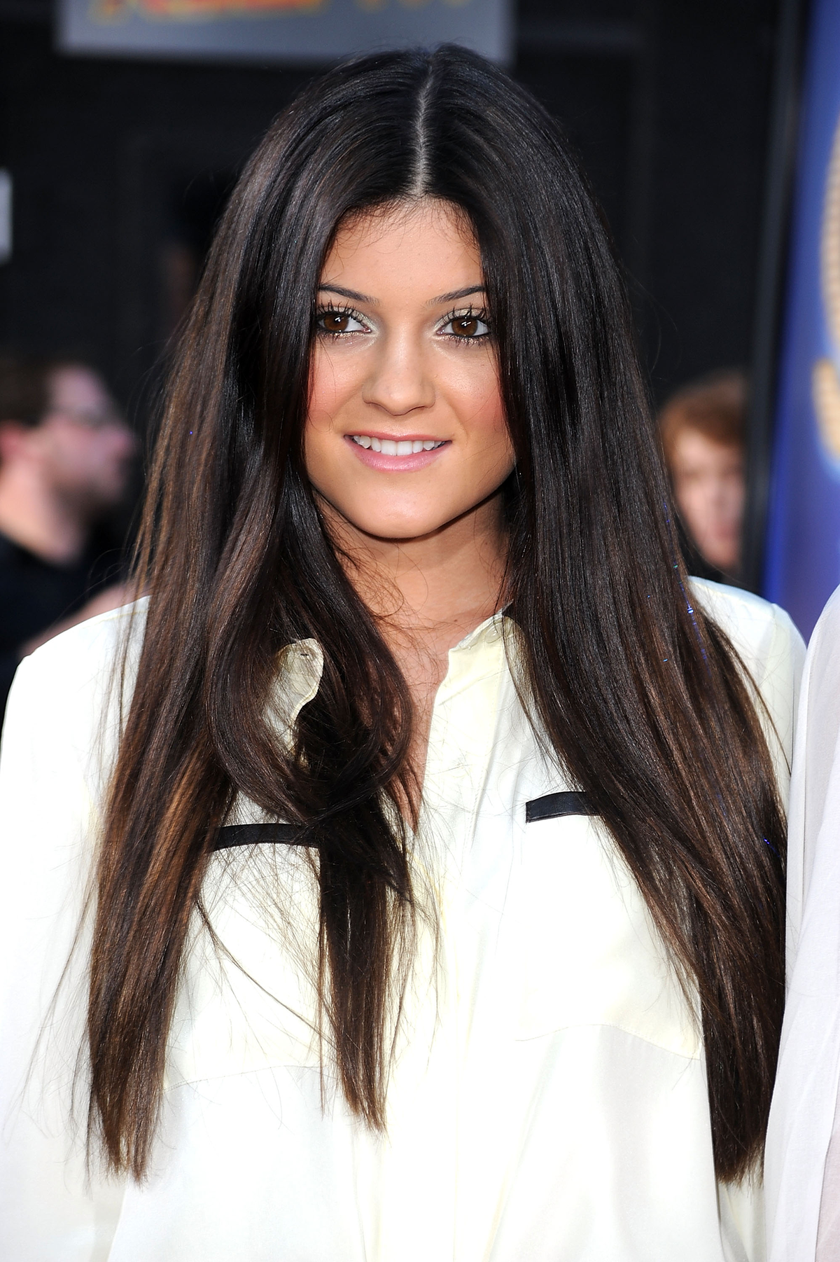 August 2011: Vor knapp zehn Jahren unterstrich Kylie ihre Natürlichkeit nur mit etwas Make-up und leichten Strähnen in den Haaren. Heute sieht die junge Mutter – dank unzähliger Eingriffe – komplett anders aus als früher...