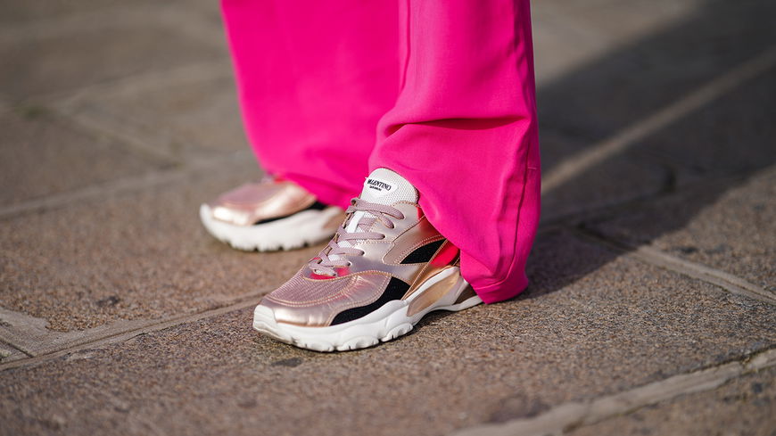 Der pinkfarbene Sneaker von Tamaris ist ein Must-have im Frühling 2023