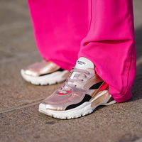 Der pinkfarbene Sneaker von Tamaris ist ein Must-have im Frühling 2023