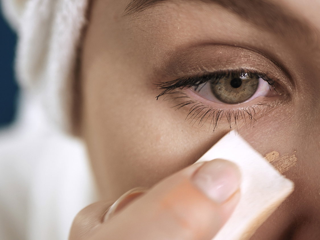Der Griff zum Concealer gehört bei uns zur morgendlichen Routine. Welche Produkte wirklich halten, was sie versprechen, liest du hier.