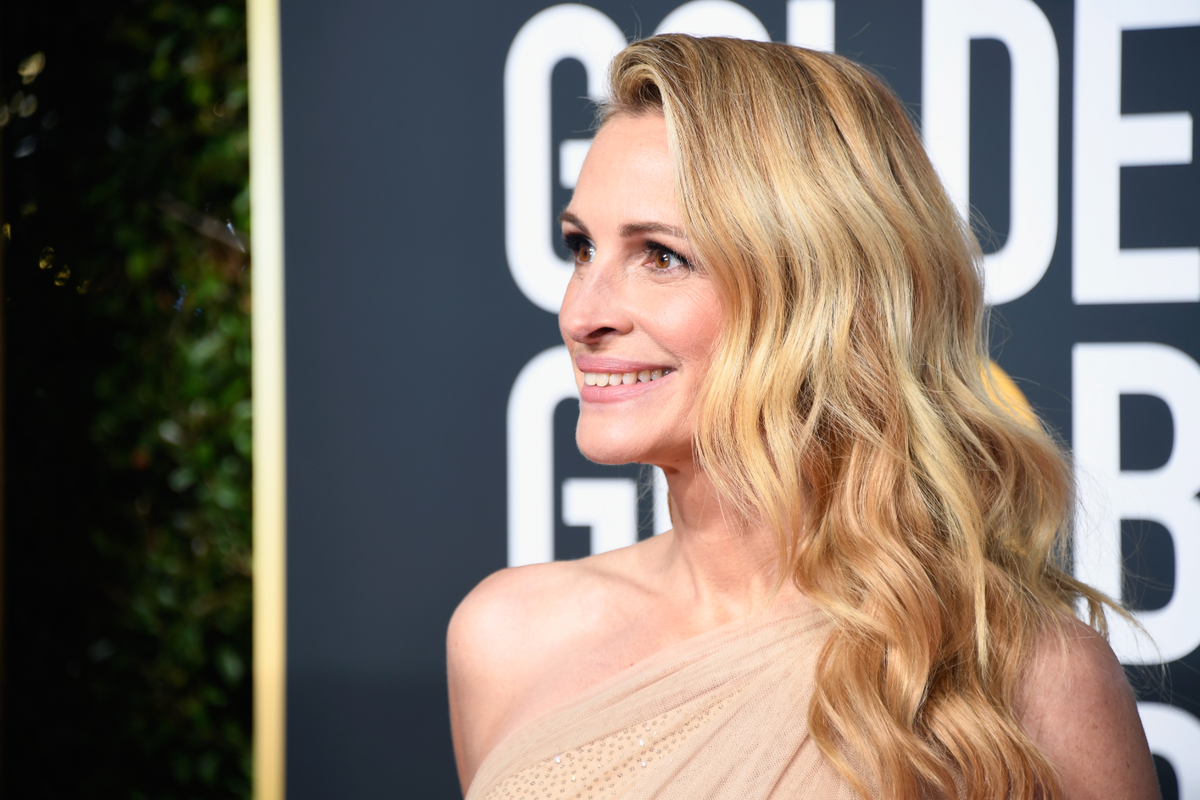 Eine dicke, strahlende Mähne à la Julia Roberts gefällig? Wir verraten dir, mit welchem preiswertem Shampoo dieser Wunsch in Erfüllung geht.