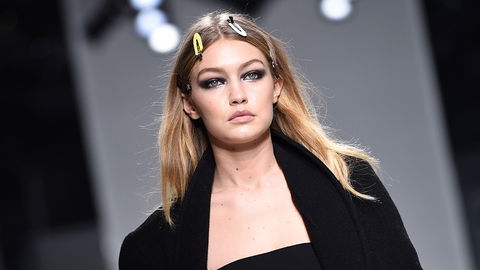 Wow! Auf diesem Cover ist Gigi Hadid völlig nackt