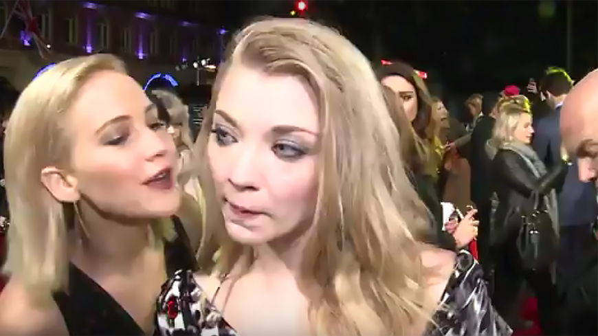 Ups – Jennifer Lawrence knutscht versehentlich Natalie Dormer