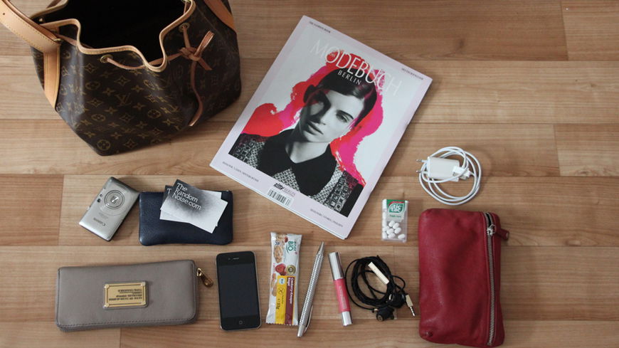 What's in your bag? Bloggerin Kiki von The Random Noise