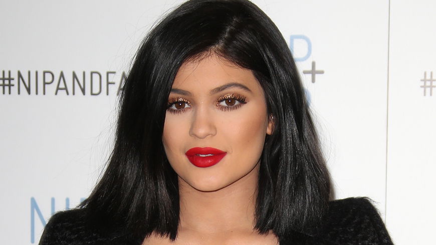 Verrückter Beauty-Trend: Teenager machen sich mit Shot-Gläsern Kylie Jenner Lippen