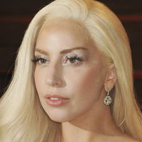 Lady Gaga: Lifting mit Klebeband