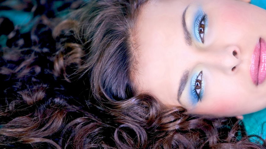 Schöne Locken mit dem Curl Activator von La Biosthétique