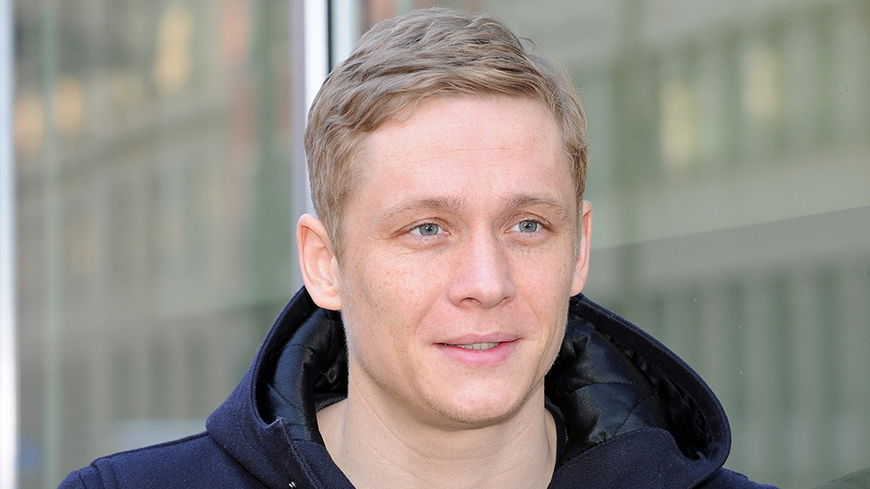 Trotz Freundin & Kinder: Matthias Schweighöfer lebt lieber allein 
