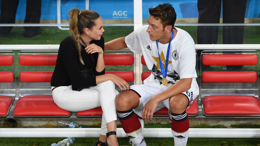 Mesut Özil: Hat er wirklich Mandy Capristo betrogen?