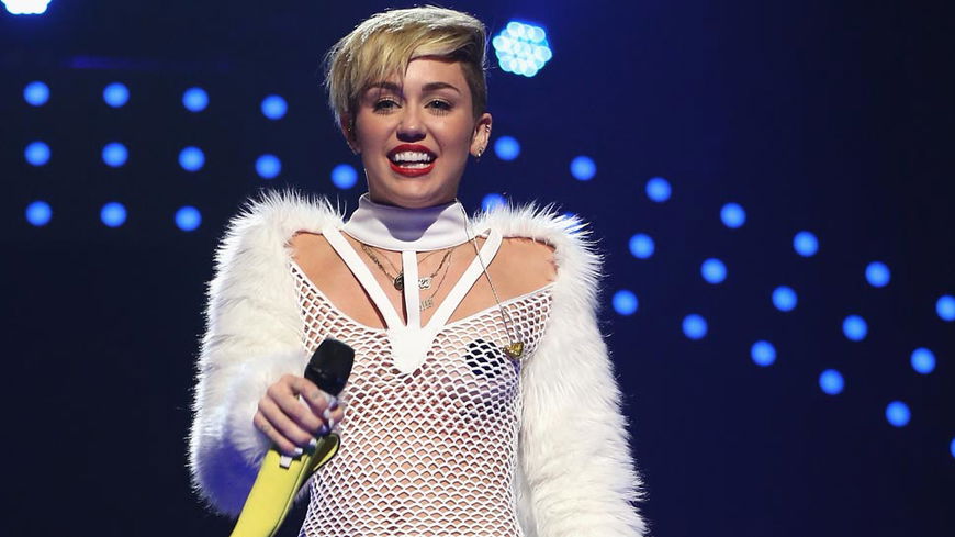 Miley Cyrus: so freizügig präsentiert sie sich bei Terry Richardson
