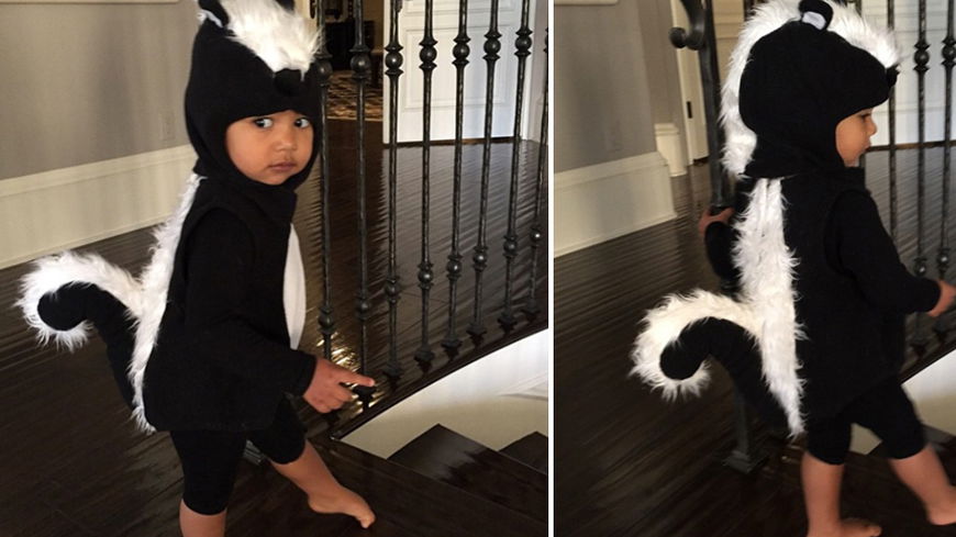 Zuckersüßes Halloween-Kostüm: North West als Stinktier
