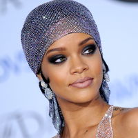 Heiß! Rihanna feiert CFDA Award mit sexy Twerk