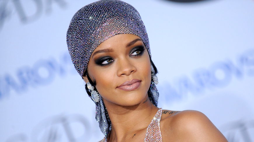 Heiß! Rihanna feiert CFDA Award mit sexy Twerk