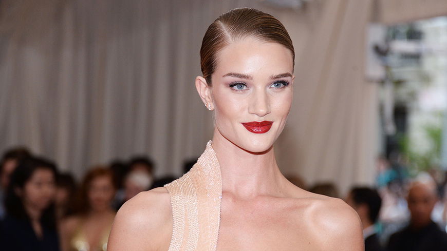 Hot! Rosie Huntington-Whiteley nackt auf dem „Lui“ Cover