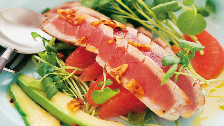 Rezept: Thunfisch-Grapefruit-Salat mit Knoblauchvinaigrette