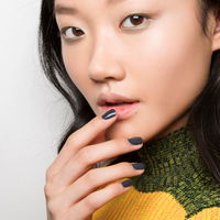 Statt Burgunderrot: 3 Nagellackfarben, die im Herbst 2026 genauso elegant aussehen