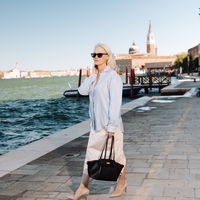Pamela Andersons neue Handtasche ist der eleganteste Allrounder
