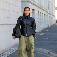 Im Herbst 2026 setzen Modeprofis auf Peplum Jackets